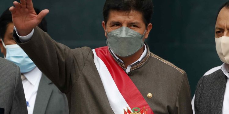 El 68 % de los peruanos está a favor de anticipar las elecciones generales