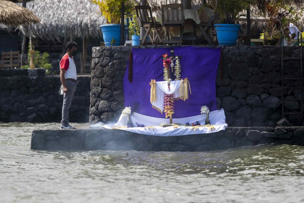 They celebrate traditional "Aquatic Stations of the Cross" in the Great Lake of Nicaragua