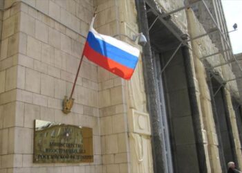 Letonia y Estonia cierran consulados rusos y expulsan diplomáticos