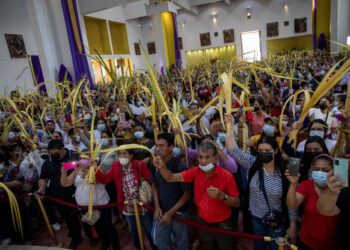 Católicos se desbordan en la catedral de Managua tras dos años sin procesiones. Foto: rtículo 66/ EFE.