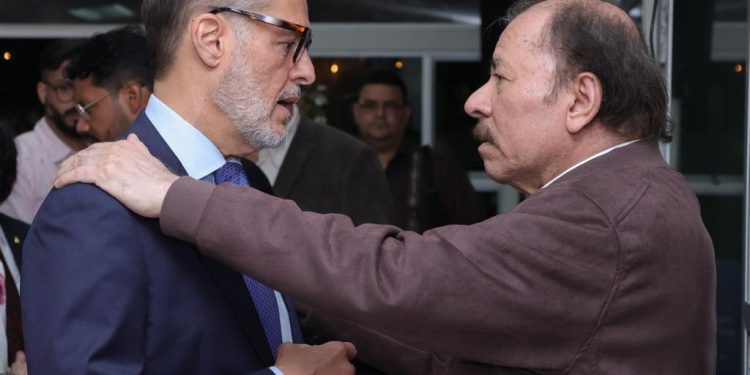 Maduro felicita a Ortega por victoria en litigio con Colombia en la CIJ