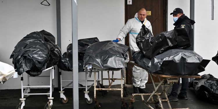 Rusos matan a un bebe y cuatro adultos en ataque con misiles en Ucrania