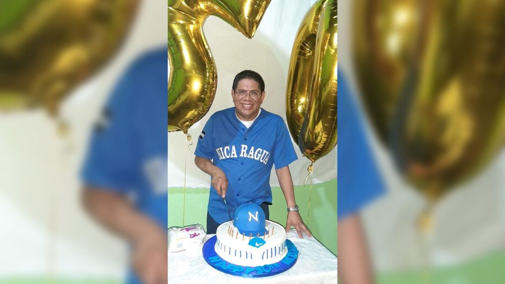 Journalist Miguel Mendoza is celebrating his birthday, locked up in the cells of 