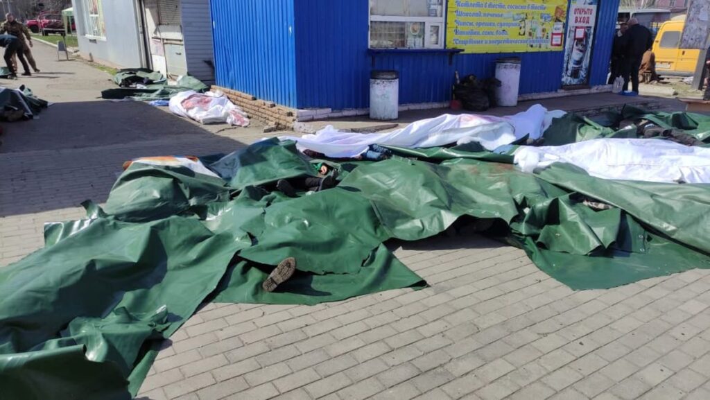 Unos 50 muertos, incluidos 5 niños, en el ataque a la estación de tren ucraniana