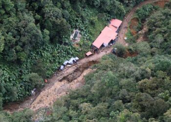 Asciende a 13 el número de muertos por una avalancha en Colombia