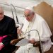 El papa pide al patriarca ortodoxo ruso defender la paz en Ucrania