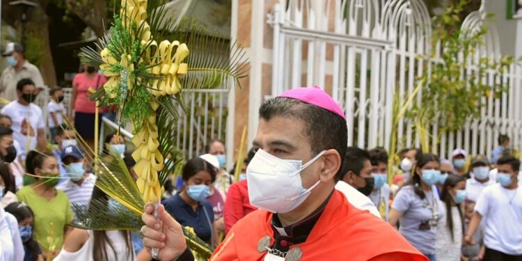 Monseñor Álvarez: «Avanza Nicaragua con la pasión de tus hijos exiliados, presos, pobres». Foto: Diócesis Media/ Manuel Obando.