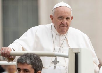El papa: La guerra "sin sentido" en Ucrania "amenaza al mundo entero"