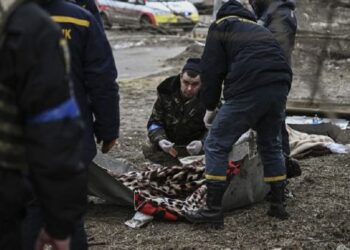 Al menos 8 muertos y 12 heridos en ataque ruso sobre Chernígov, cerca de Kiev