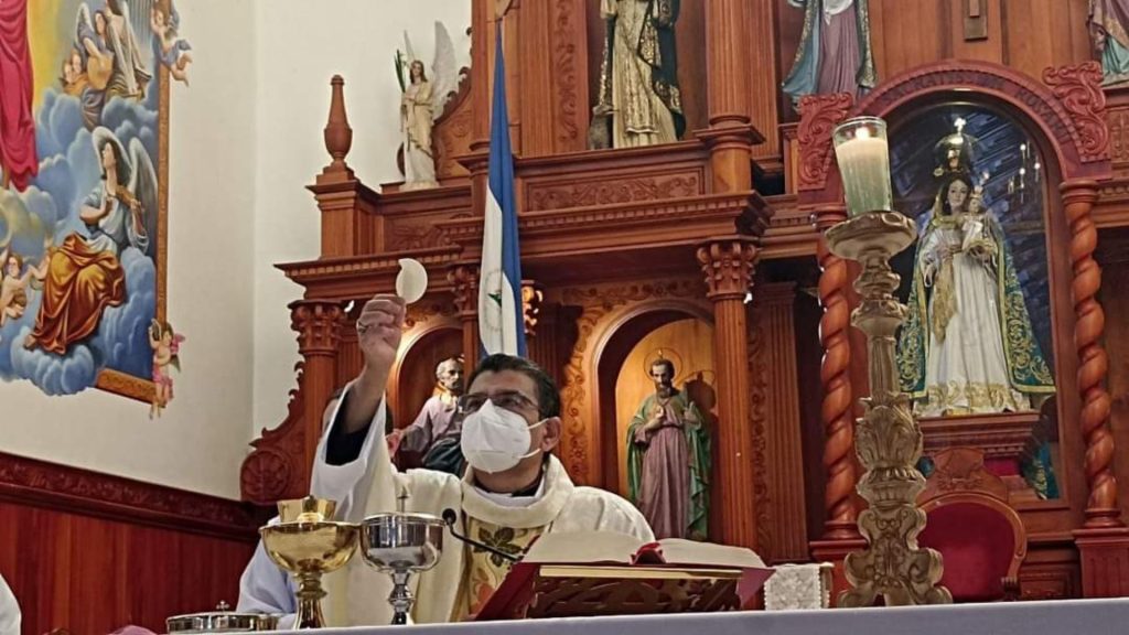 Monseñor Álvarez recuerda que la misión de la Iglesia es respaldar a los «indefensos»