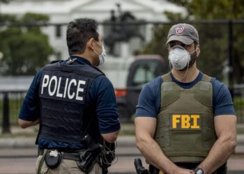 FBI queda autorizado a intervenir cuando un policía exceda el uso de la fuerza en EEUU