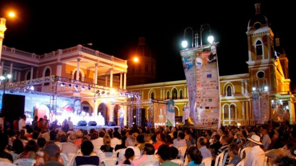 Ortega va por otras 19 oenegés, entre ellas el Festival de Poesía de Granda y la Onap