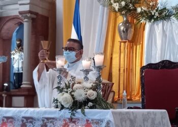 Padre Harving Padilla descarta exilio, será reubicado en otra parroquia. Foto: Artículo 66 / Noel Miranda