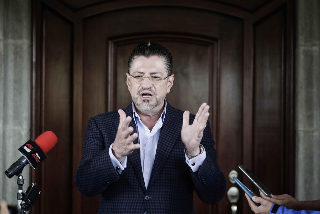 Rodrigo Chaves asumirá la Presidencia de Costa Rica en una ceremonia «austera»