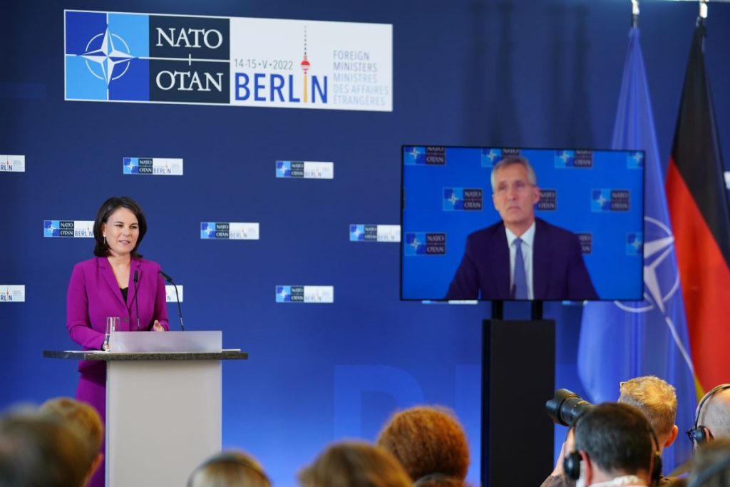 La OTAN abraza a los nórdicos y espera convencer a Turquía de su ampliación