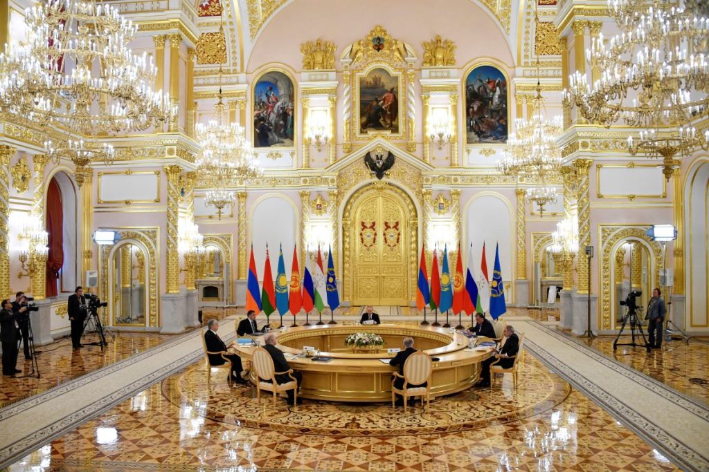 Alianza postsoviética liderada por Rusia ofrece cooperación a la OTAN para disolver tensión