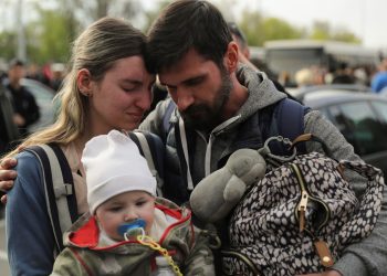 Más de 300 civiles evacuados de Mariúpol en otra operación de ONU y Cruz Roja