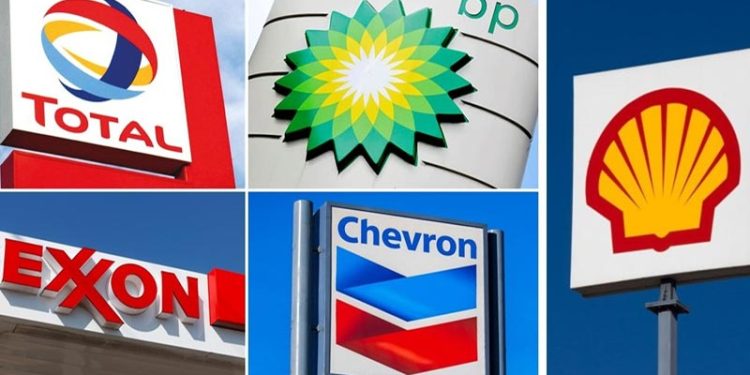 Cinco grandes petroleras mundiales condenan invasión rusa y respaldan a EEUU