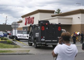 Al menos 7 muertos deja el tiroteo en supermercado del estado de Nueva York