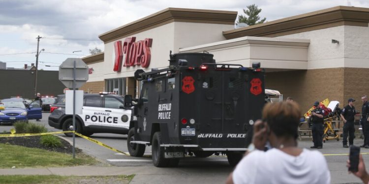 Al menos 7 muertos deja el tiroteo en supermercado del estado de Nueva York