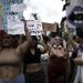 Feministas protestan en Costa Rica el día de la investidura de Chaves. Foto: EFE / Artículo 66