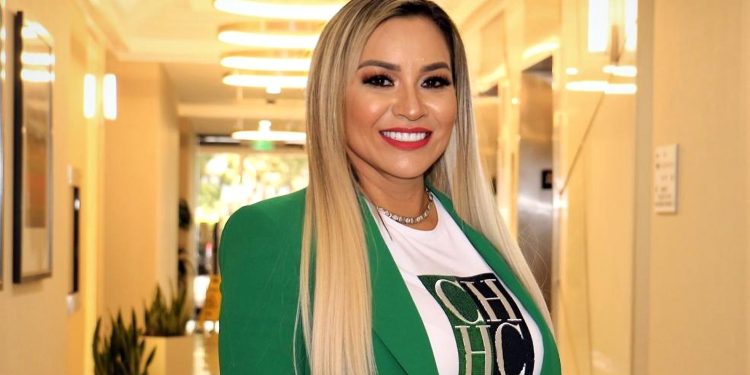 La nicaragüense Sophia Lacayo quiere ser concejal de Miami-Dade