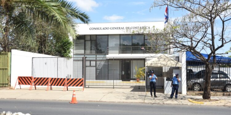 Costa Rica cerrará indefinidamente consulado en Chinandega. Foto: Artículo 66 / Confidencial