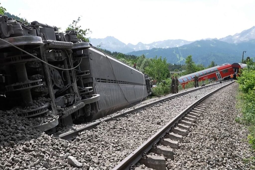 Suben a cuatro los muertos en un accidente de tren en Alemania