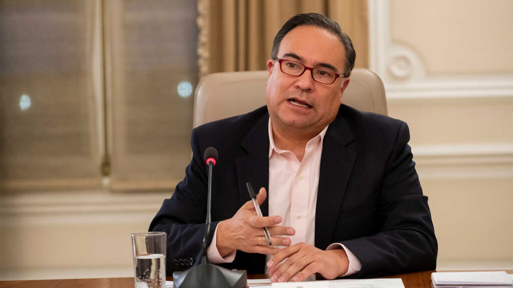 Embajador de Colombia en España renuncia tras victoria de Petro￼