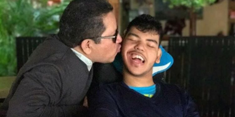 Preocupación por la salud de Miguel Mora, tras 35 días en huelga de hambre porque no le permiten ver a su hijo. Foto: Artículo 66 / Cortesía