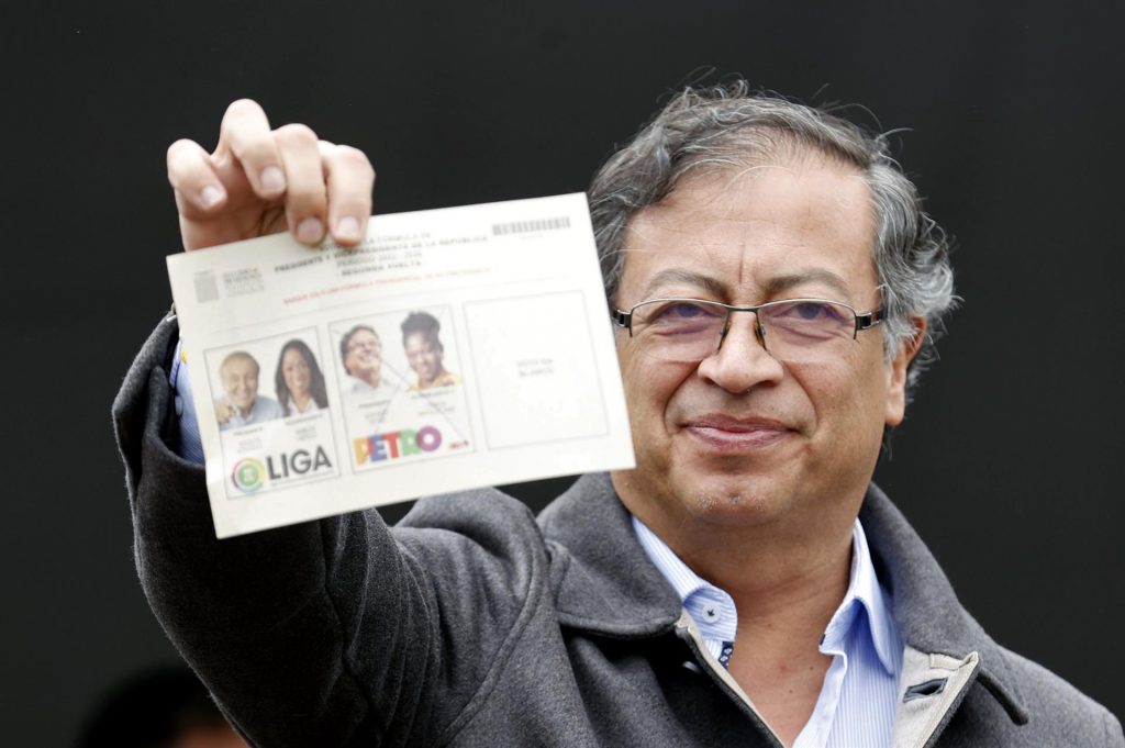 Petro insiste en los intentos de fraude en las elecciones colombianas tras votar. Foto: Artículo 66 / EFE