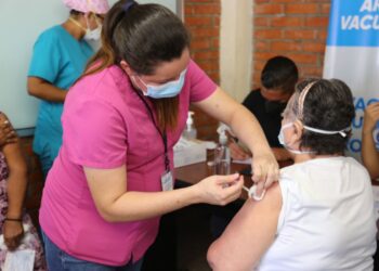 Vacunación contra el covid-19 en honduras. Foto: Cortesía