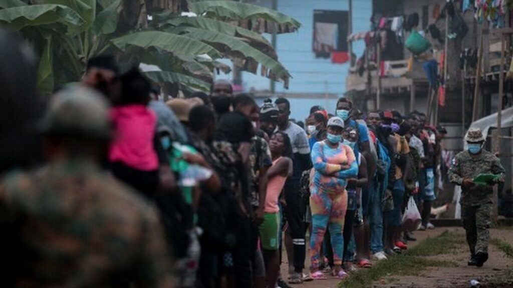 Panamá detiene a 97 migrantes venezolanos y capturan «coyotes» colombianos
