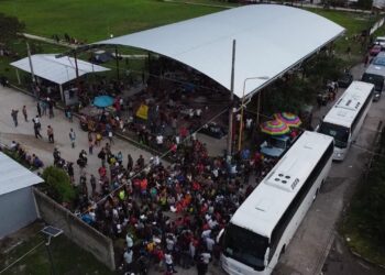 Caravana migrante logra acuerdo de regularización con autoridades mexicanas. Foto: EFE / Artículo 66