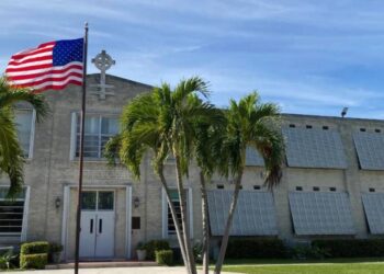 Arrestan a niño de 12 años por amenazar de muerte a 17 compañeros de colegio en Miami
