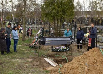 Encuentran más de 1.300 cuerpos asesinados a tiros por tropas rusas en Kiev