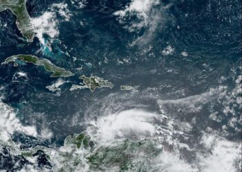 Disturbio tropical "Dos" sigue avanzando hacia Nicaragua y podría convertirse en huracán "Bonnie"