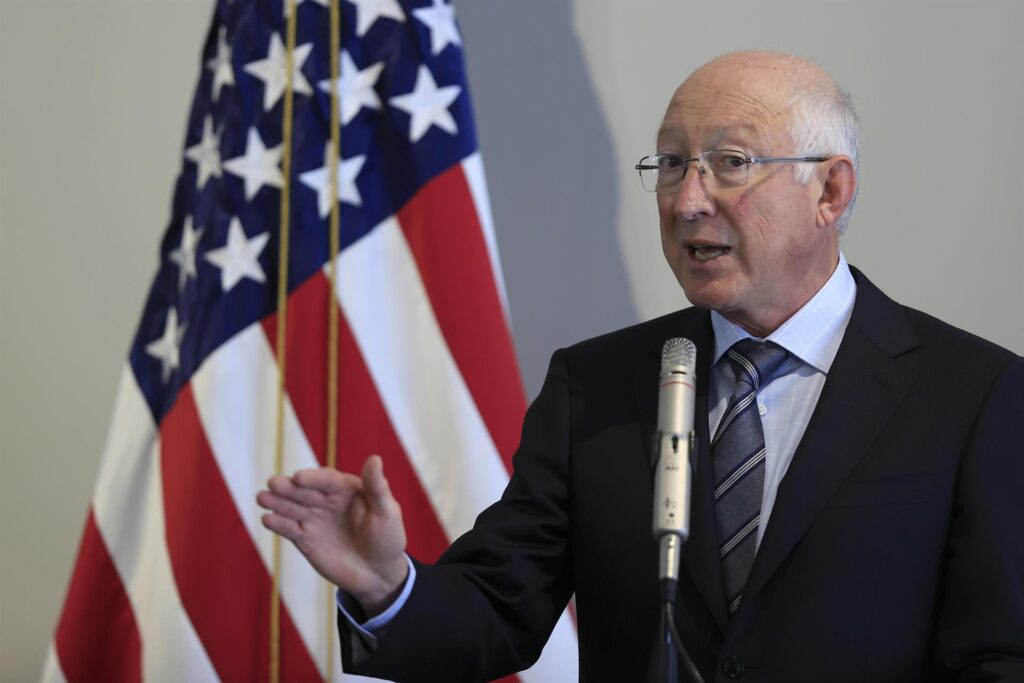 Embajador de EEUU en México: La culpa de la migración es de los «Gobiernos corruptos que no trabajan»