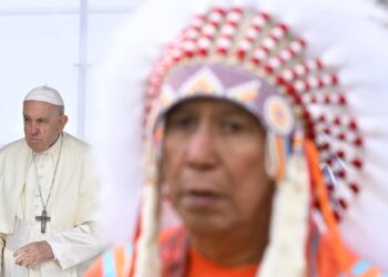 Papa llega a Canadá a pedir perdón a los indígenas abusados por "cristianos"
