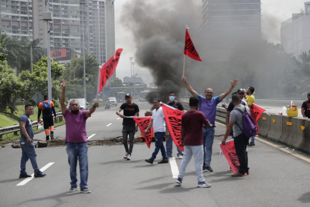 Se instala mesa de diálogo en Panamá para solventar la peor crisis en décadas