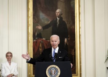 Biden anunciará mil millones de dólares en ayuda a Oriente Medio y Norte de África