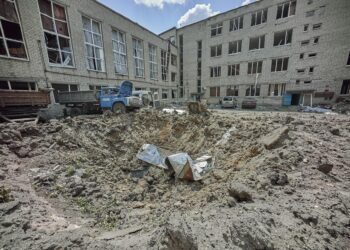 Ataque con misil ruso contra edificio de Ucrania deja 26 muertos