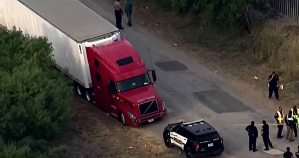 Congresistas de EEUU piden no deportar a sobrevivientes del camión en Texas