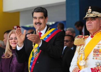 Maduro afirma que en Venezuela hay "estabilidad política", durante la celebración de su independencia