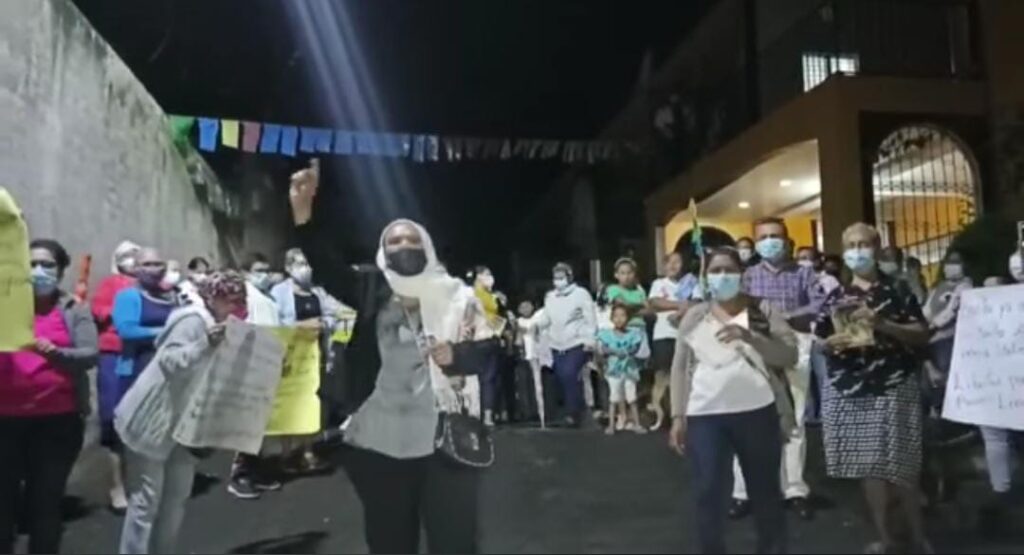 Pobladores de Boaco protestan por detención de sacerdote acusado de violación y exigen su liberación