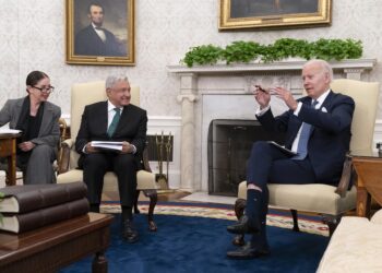 Biden pide paciencia al presidente mexicano para resolver asuntos migratorios