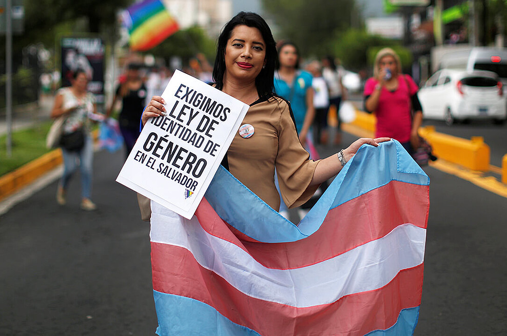 Congreso de Bukele se niega a reconocer identidad de personas trans, según informe