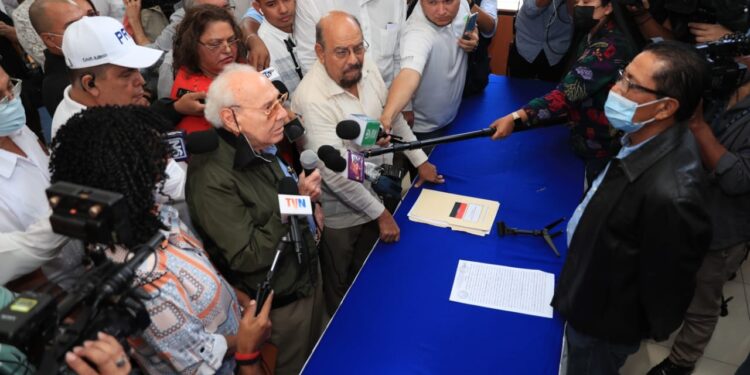 Régimen sandinista se inscribe ante el CSE para participar en elecciones municipales. Foto: Presidencia