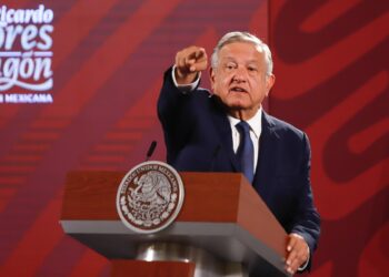 López Obrador celebra el final del programa "Quédate en México" de EE.UU.
