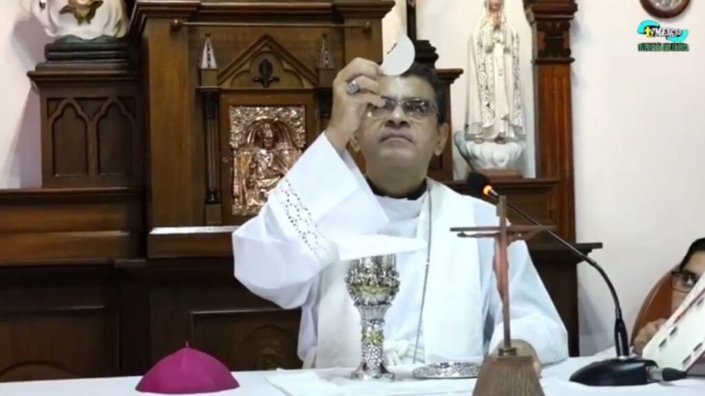 Monse&ntilde;or &Aacute;lvarez tras 13 d&iacute;as de c&aacute;rcel de facto: &laquo;recordemos que nuestra fuerza y nuestro poder es la oraci&oacute;n&raquo;